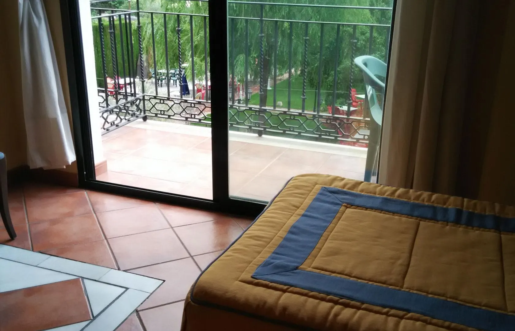 Hotel Calderon Cenes De La Vega